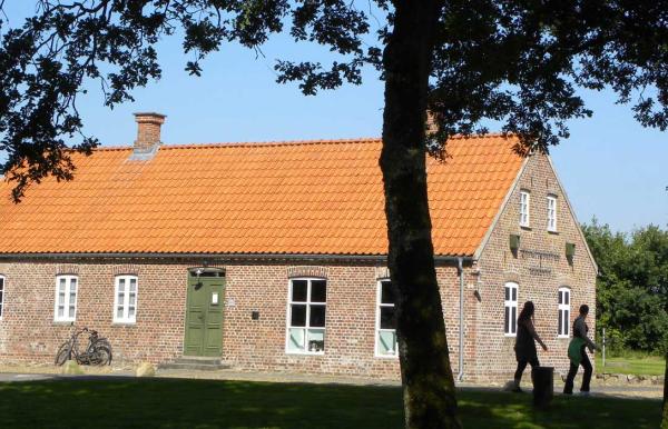 Hjemstavnshuset Arnborg (The Native Soil House Arnborg) 