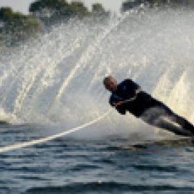 Water ski 